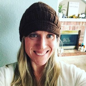 Meet your Posher, Holly